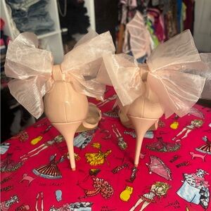 Beige bow heels size 10 new